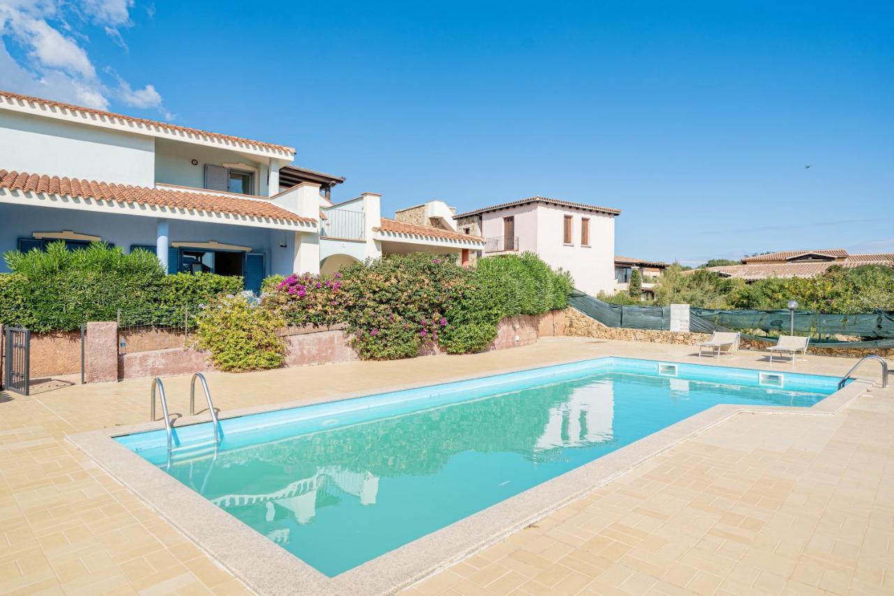 Apartments In Residence With Swimming Pool In Cala Girgolu Monte Petrosu Exterior photo