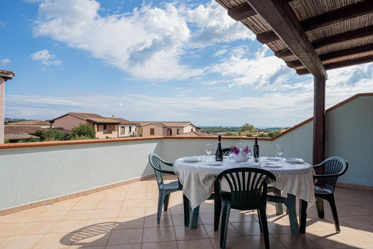 Apartments In Residence With Swimming Pool In Cala Girgolu Monte Petrosu Exterior photo
